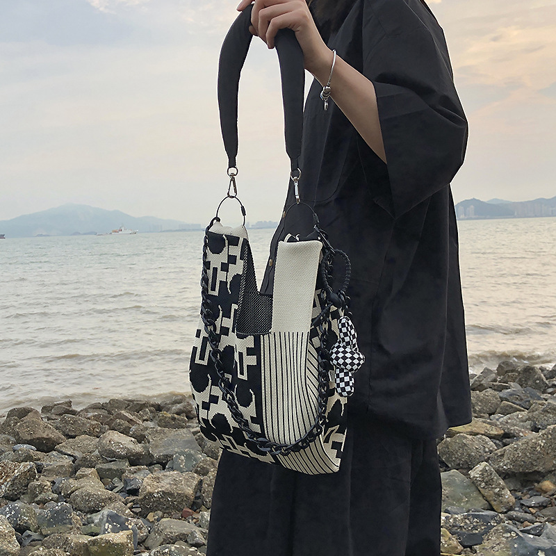 原创设计法式线条感几何针织包女士编织包时尚港味手提包日系女包