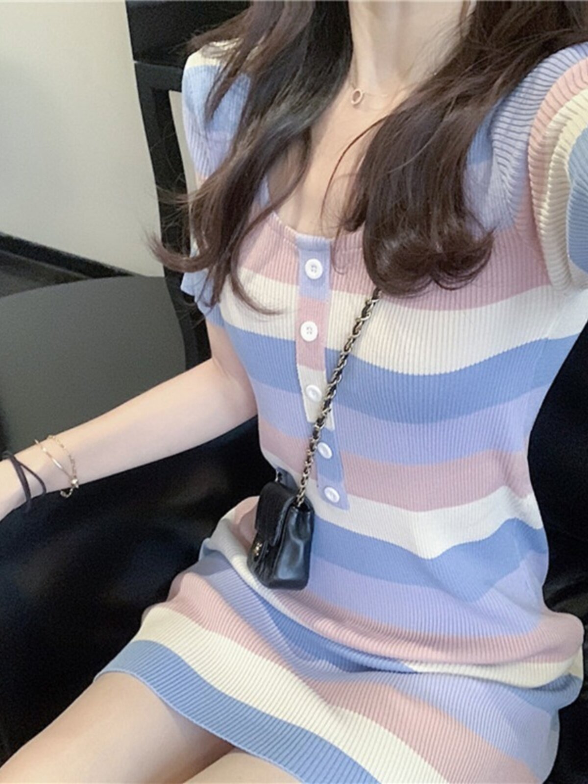 THE NEW KOREAN VERSION OF THE SUMMER WAIST IS THIN AND THE TEMPERAMENT IS CAREFUL AND THE RAINBOW STRIPE ICE SILK KNIT DRESS IS SUPER GOOD-LOOKING