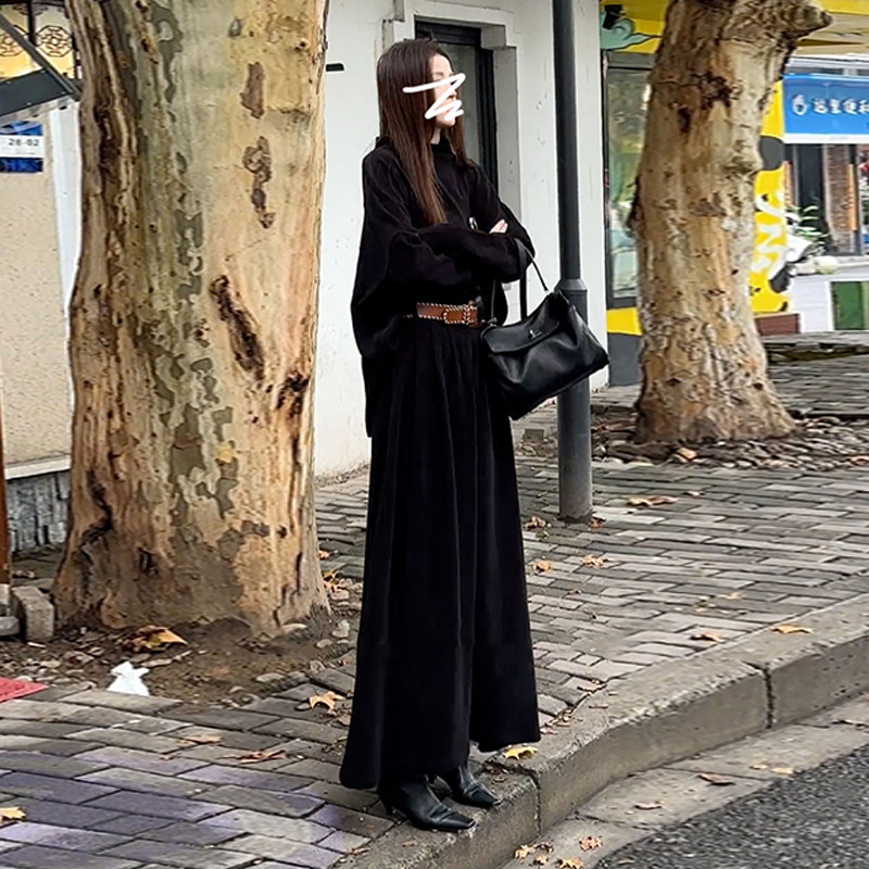 2024新款高级感黑色针织连衣裙子女秋冬季慵懒风穿搭一整套装长裙