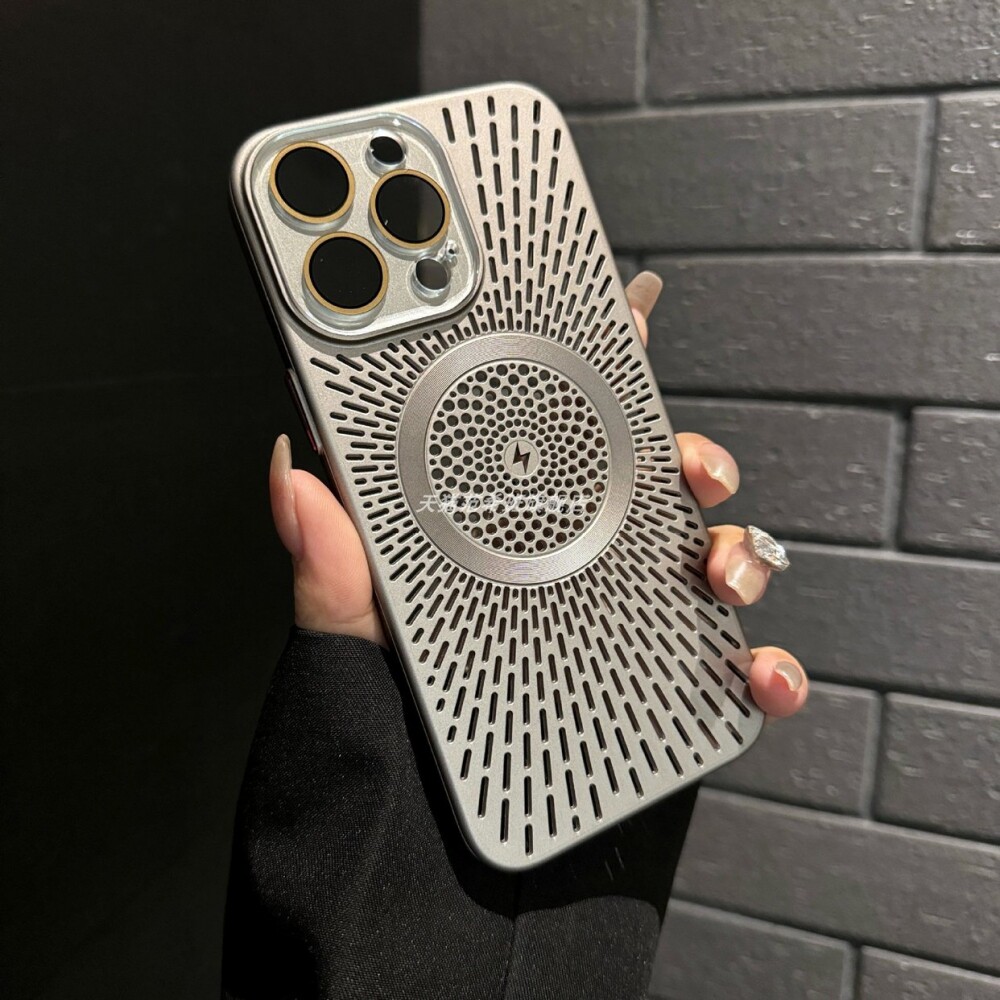适用苹果15promax手机壳带镜头膜镂空散热透气16新款iPhone14pro磁吸充电13pro超薄全包防摔12pm保护套男女