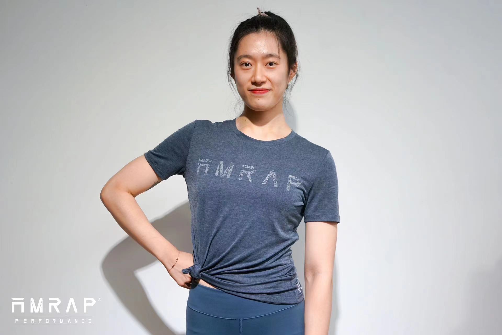 AMRAP短袖女子透气运动舒适