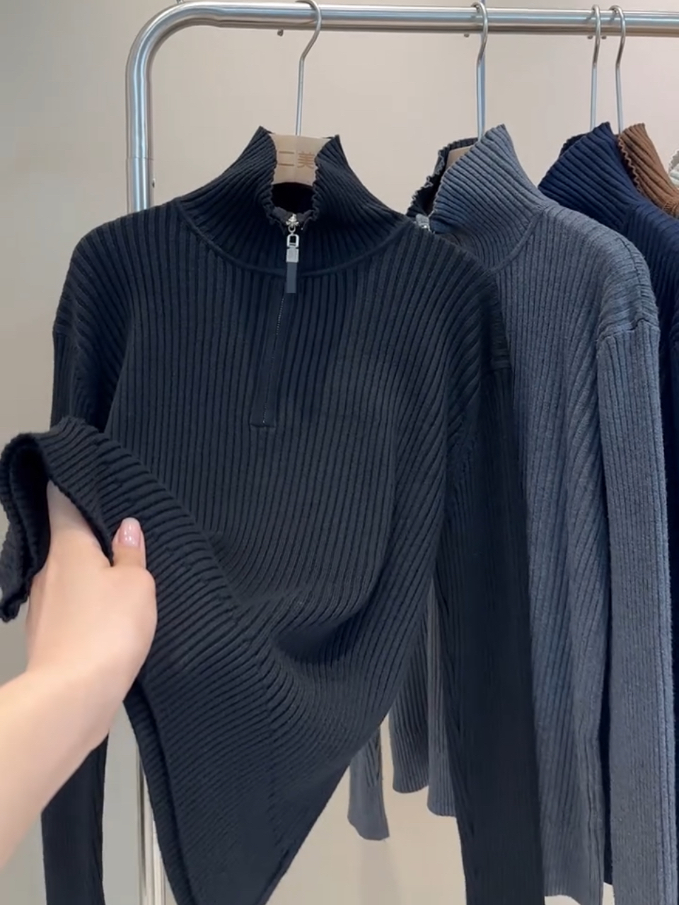 欧货2025秋冬新款显瘦百搭纯色简约半开领拉链套头针织衫上衣女潮