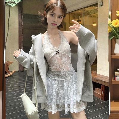 性感挂脖V领蕾丝打底衫