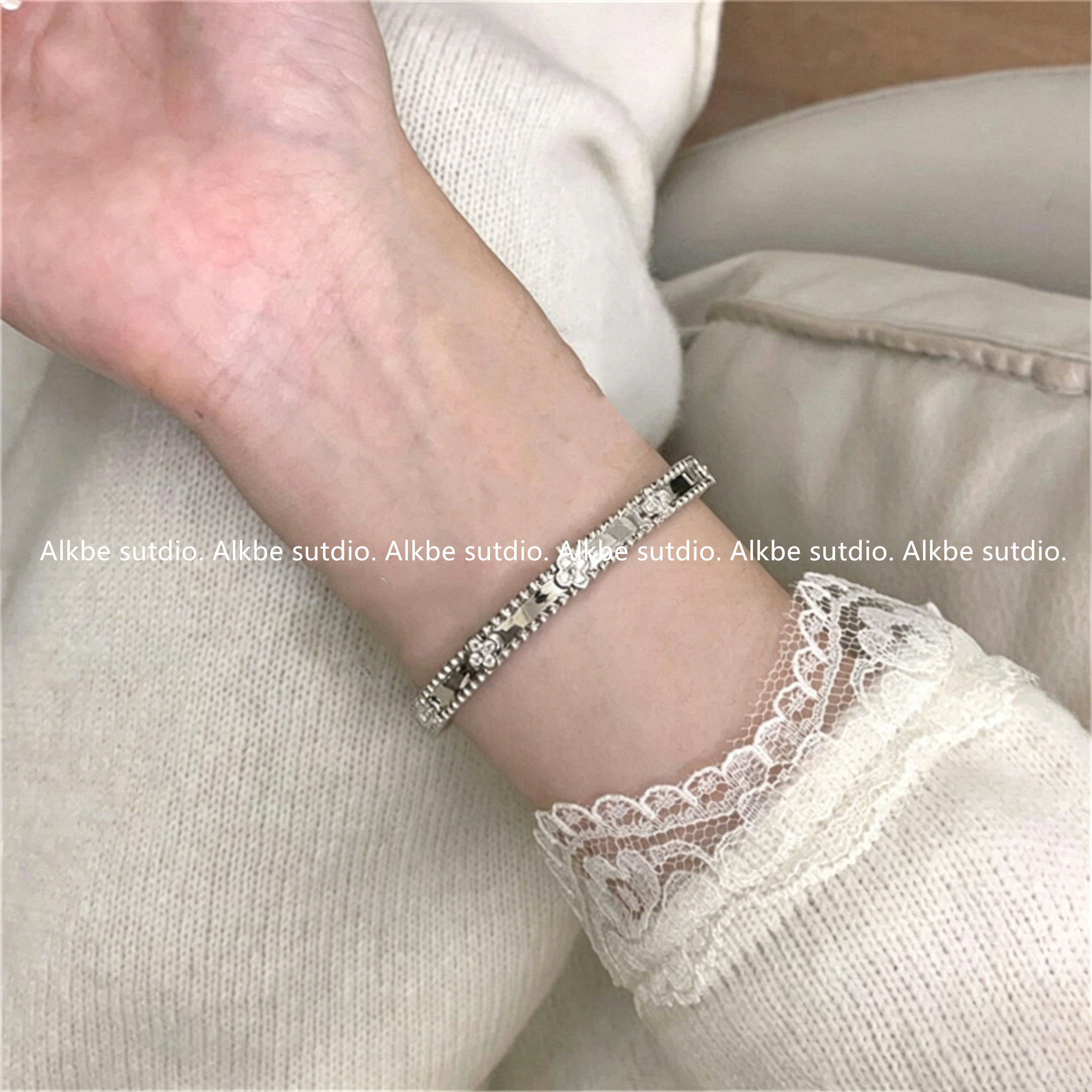Alkbe sutdio 18k四叶草万花筒手镯女白金色窄版水钻叠戴宽版手链