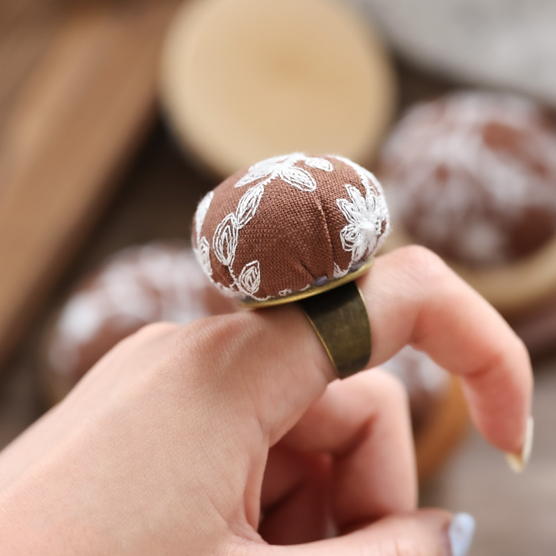 手工diy十字绣针扎插针包刺绣针插收纳珠针包实木底座布艺针插包