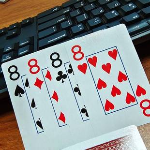 加大字体扑克牌便宜批纸牌扑克老年人都在用的朴克主角同赢三A