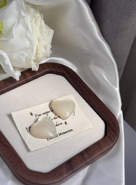 甜橙 |夏日小甜心~甜美仙气白色幻彩爱心百搭925银针无耳洞耳夹