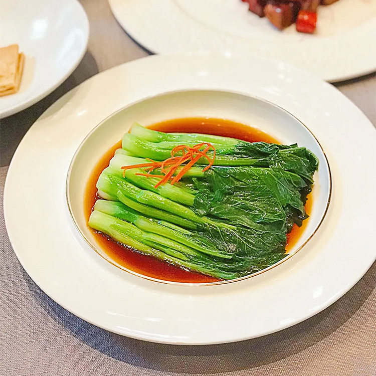 农家乐圆形特色盘子土菜馆炒菜热菜盘白瓷宽边中式川菜后厨陶