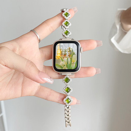适用iwatchs11表带小众夏天iwatchse高级夏季新款s10s8s7苹果手表s6s5表链金属女生applewatchs9手表带四叶草
