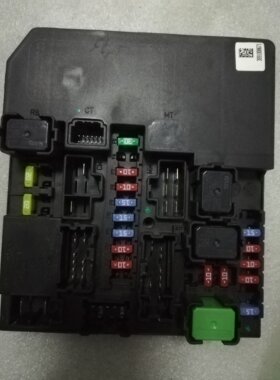 适用轩逸骐达逍客机舱保险丝盒284B7-ED03A/02A/EY93A纯原装拆车