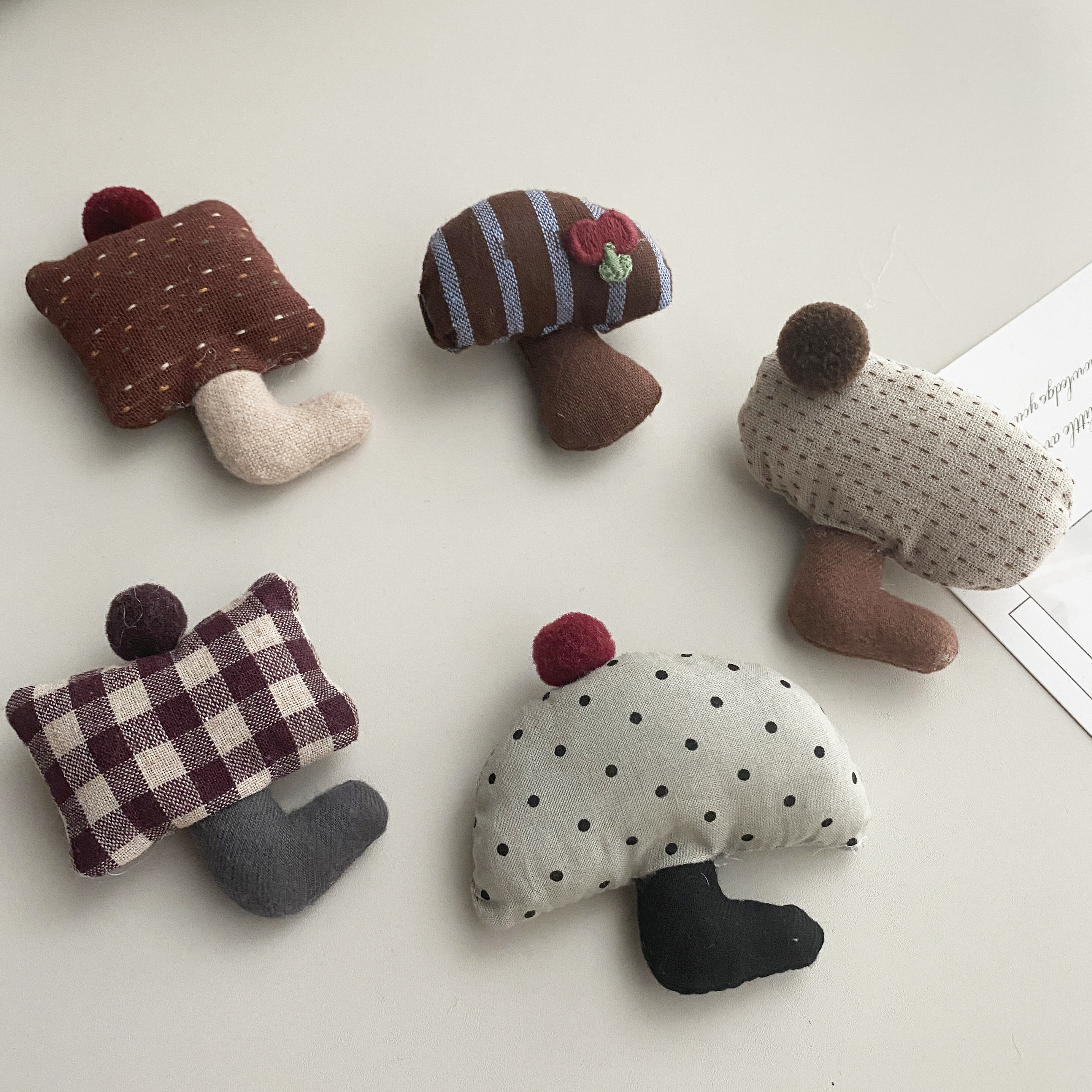 立体充棉蘑菇鞋带扣可爱胸针手工