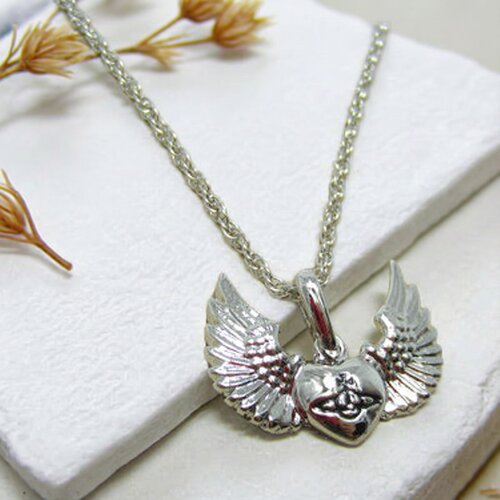 LoveSaturnNecklace
