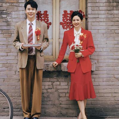 新红色复古港风爸妈80年代结婚怀旧礼服主题婚纱影楼情侣拍照服装