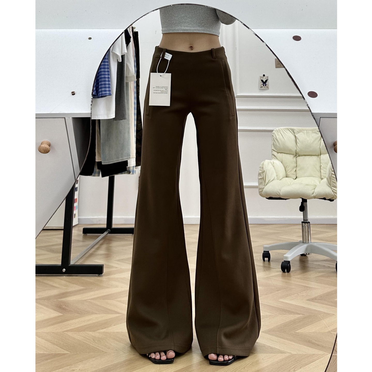 美拉德棕咖色微喇加绒卫裤女秋冬季低腰宽松显瘦运动休闲喇叭裤子