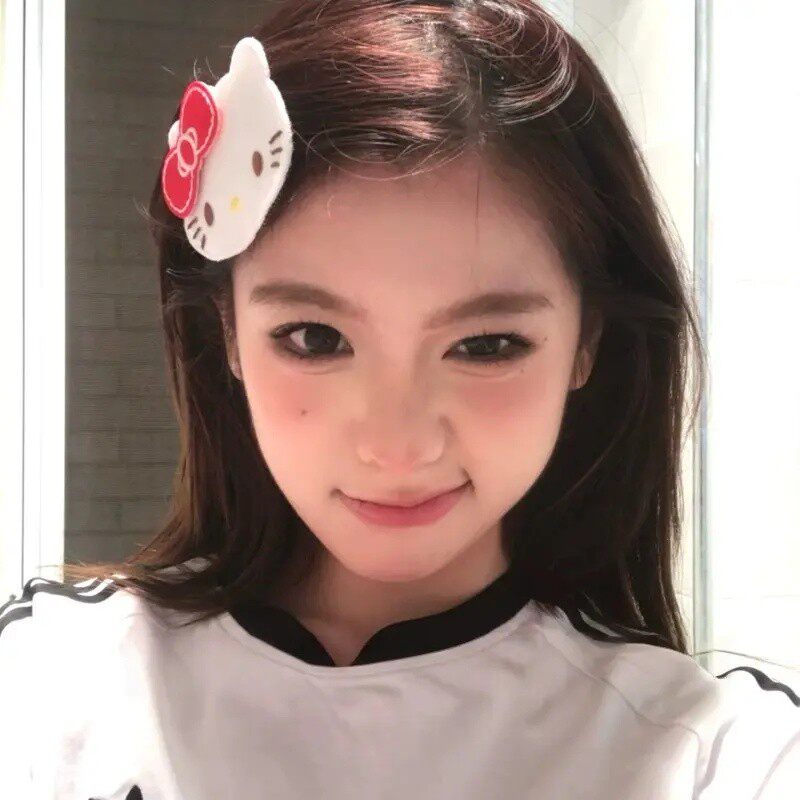 可爱甜美kt猫蝴蝶结刘海贴女洗脸压发侧边碎发无痕贴整理神器H563