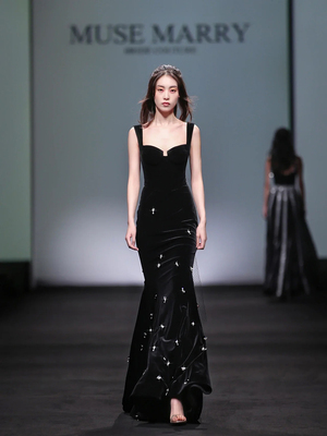 明星同款黑色丝绒晚礼服2025新款高端气质鱼尾裙主持人宴会敬酒服