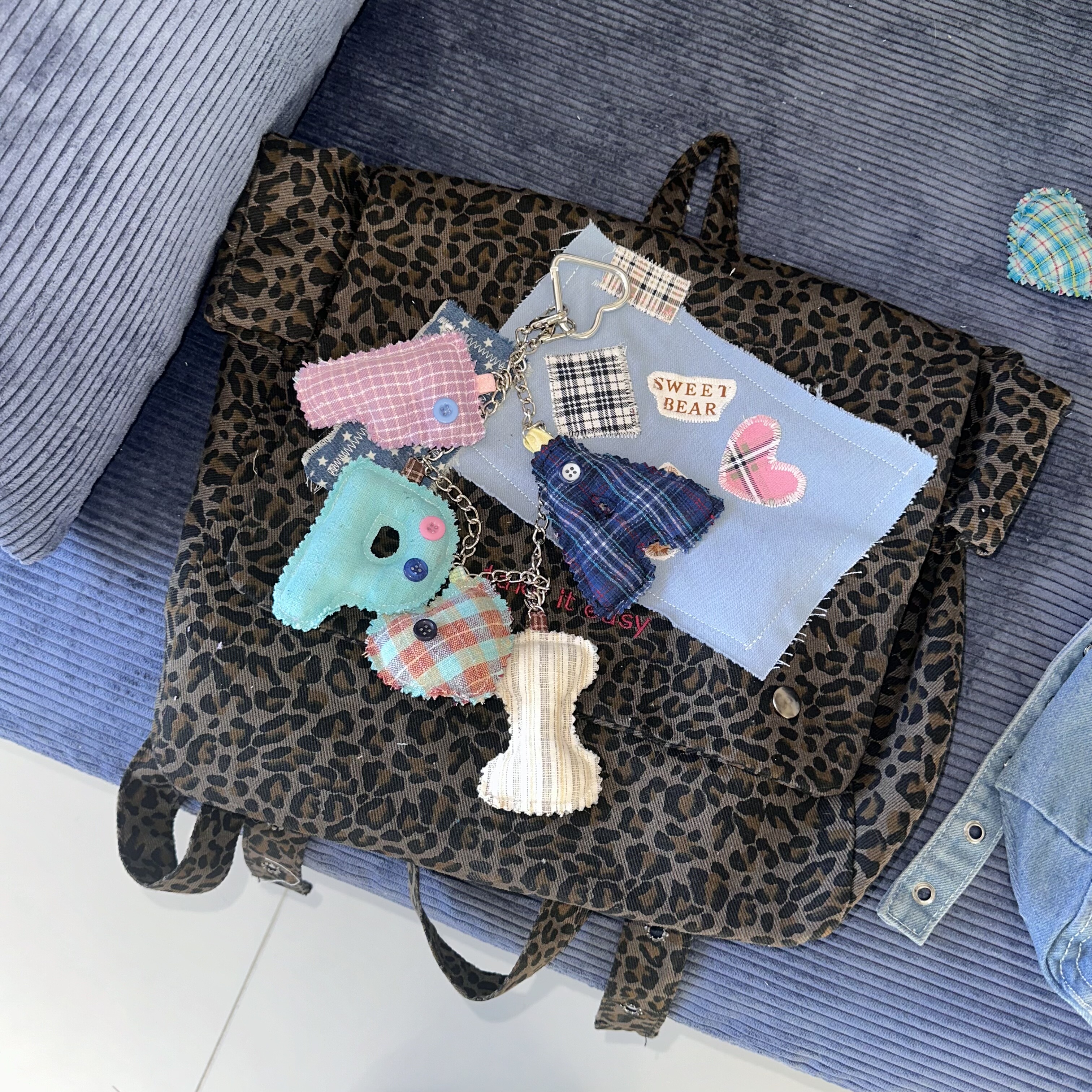 定制字母星星爱心格子纽扣日韩可爱毛毛舒适柔软包包挂件钥匙