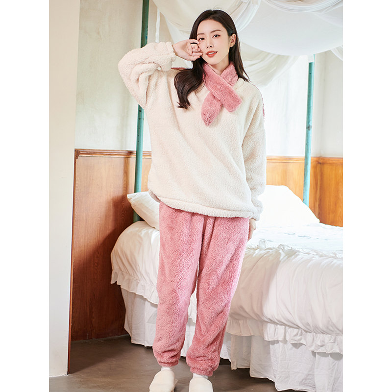 甜美可爱珊瑚绒家居服三件套