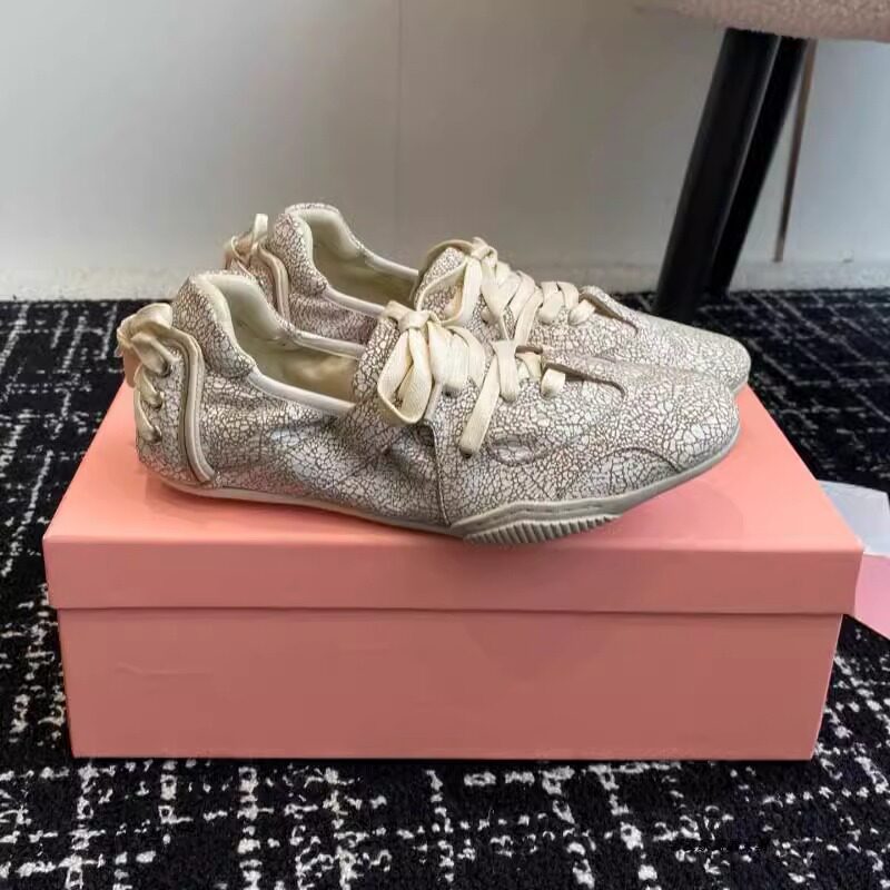 2024 여성을위한 새로운 다목적 양피 편안한 발레 플랫 캔버스 신발 패션 레이스 업 프랑스 가죽 싱글 신발