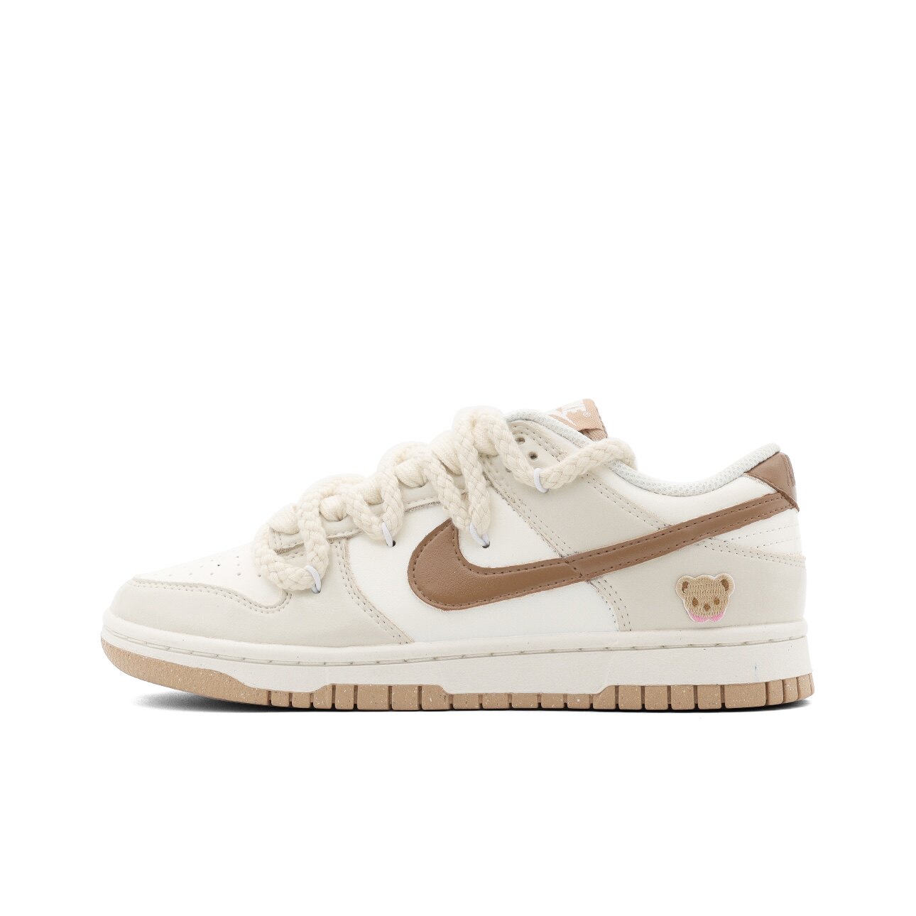 【定制球鞋】Nike Dunk 捣蛋玩偶 豆乳熊仔 棕米 DD1873-200