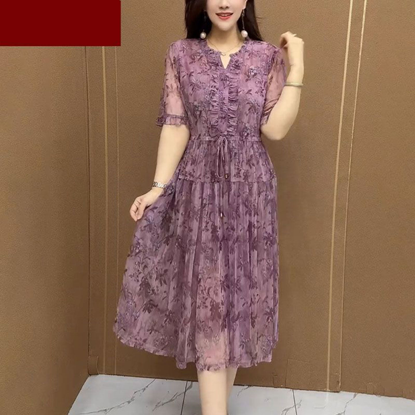 中年妈妈时尚洋气网纱碎花裙子女2025夏季新款减龄显瘦气质连衣裙