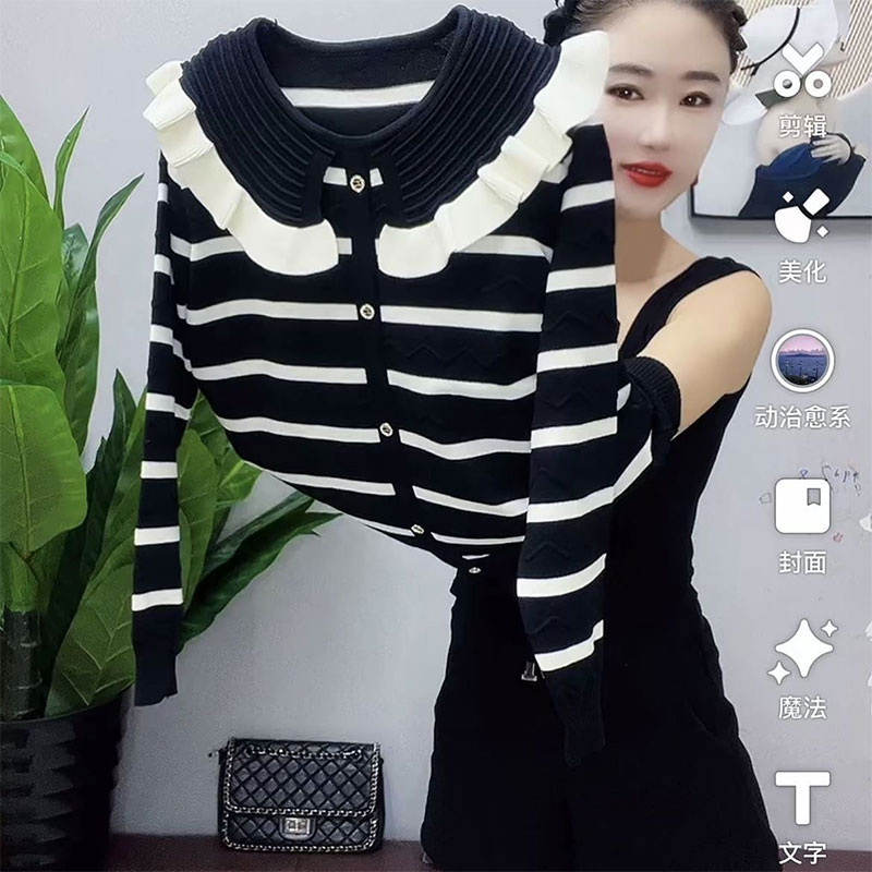 时尚减龄条纹套头针织衫妈妈女装