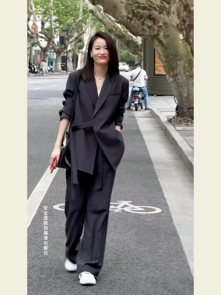 干练气质盐系高级感休闲