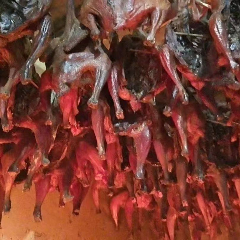 四川巴中特产烟熏腊鸡农家自制土猪肉正宗烟熏猪尾巴风干腊肉特色