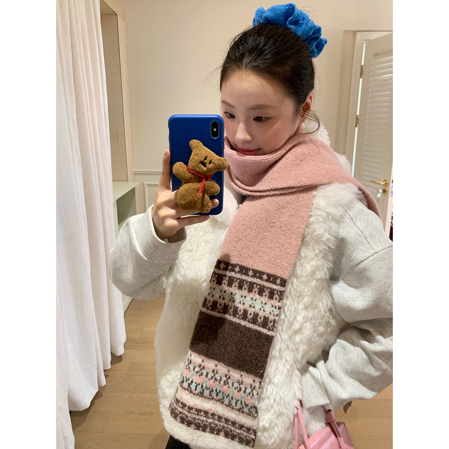 蓝色费尔岛提花显白针织围巾