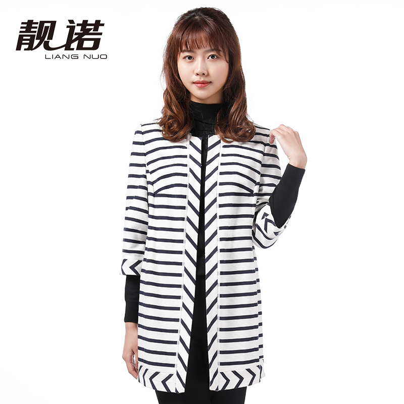 靓诺黑白肌理短袖风衣外套时尚