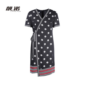 靓诺2021新款夏装气质收腰显瘦围裹式黑白圆点短袖连衣裙LL21257A