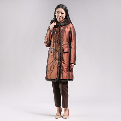 橘黄貂尼克服LN13206A