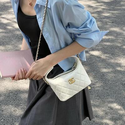 塔尖定制 小香风25A浮雕徽标饭盒包牛皮菱格纹Hobo单肩斜跨包1118