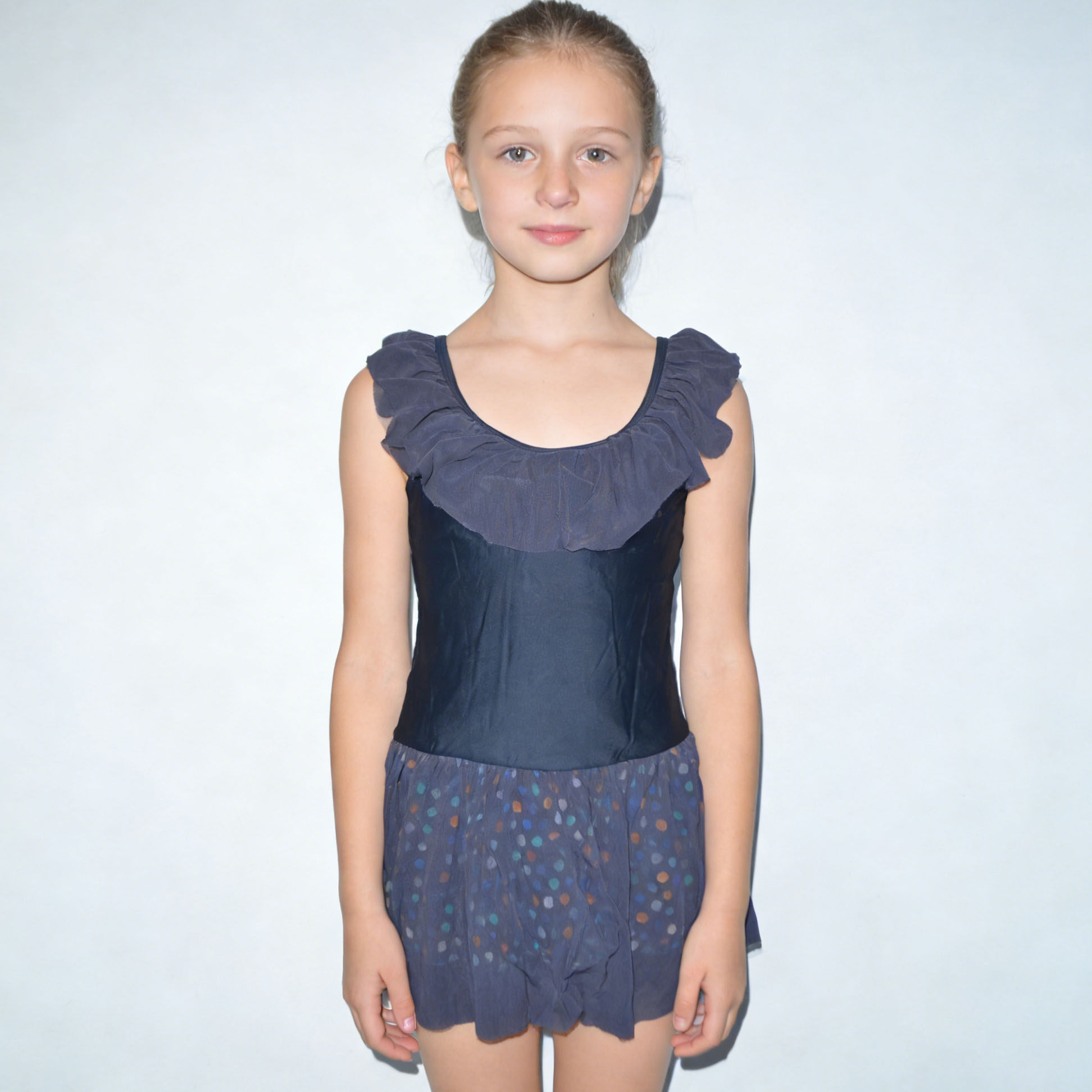 澳洲COUN****黑色带胸垫荷叶边设计可爱公主风连体泳衣女童中大童