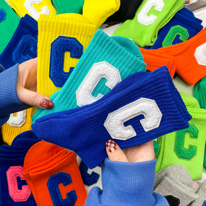 糖果色搭配毛拖鞋字母袜子女棉