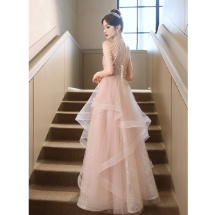 粉色主持人年会晚礼服裙女高端高级感轻婚纱订婚敬酒服晨袍成人礼