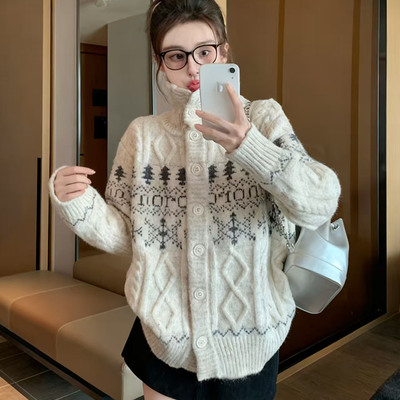 韩系麻花菱形超好看显瘦减龄毛衣