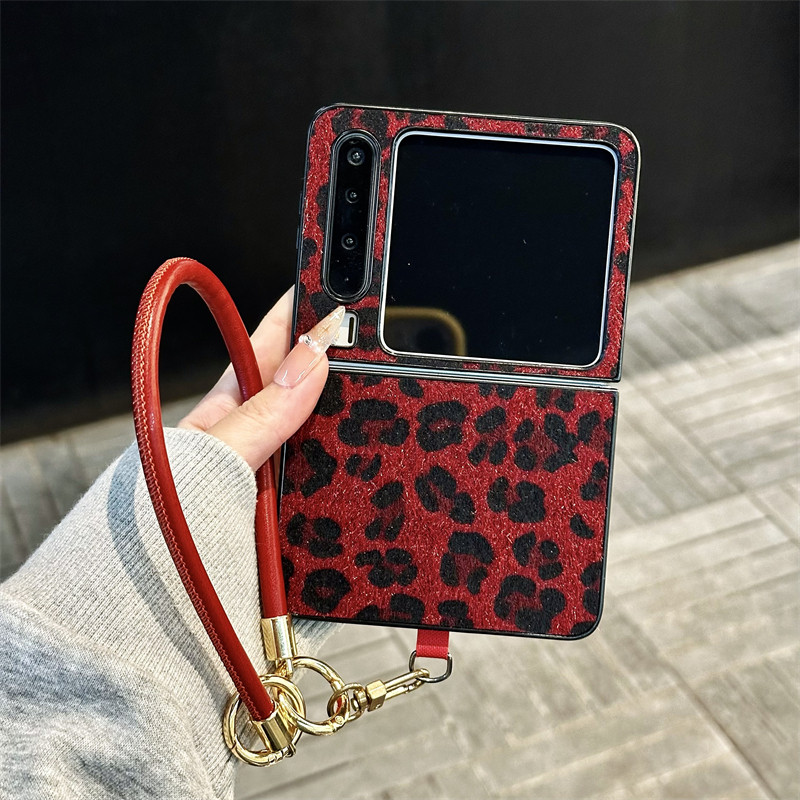 悦皇酒红豹纹适用于三星zflip7折叠手机壳毛绒zflip6斜挎挂绳手提zflip5翻盖防摔zflip4/w25奢华皮保护套w24