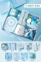 Синяя открытка, ароматизированный чай, букет