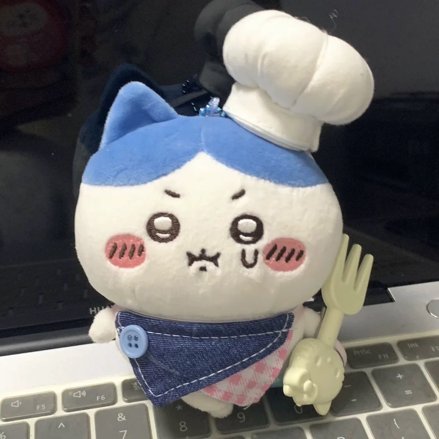 日本正版chiikawa气呼呼厨师帽小八吉伊乌萨奇毛绒公仔玩偶包挂件