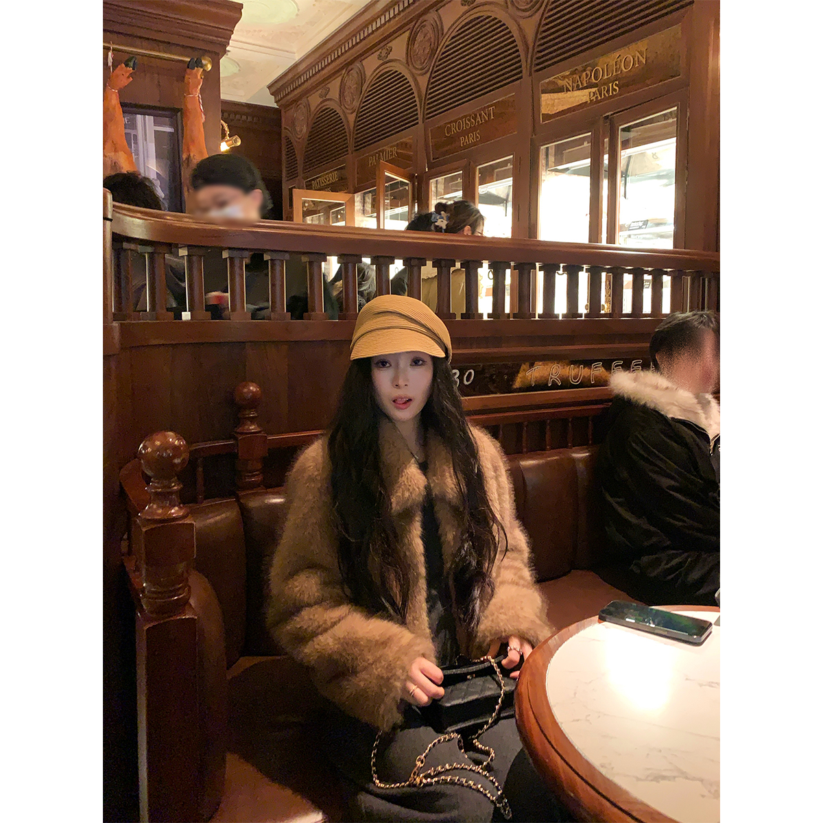 黄亮Elovey DING级时髦咖-高级感短款翻领环保毛毛外套女冬季上衣