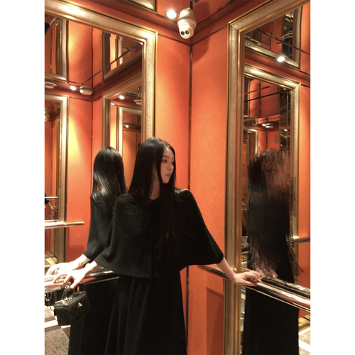 黄亮Elovey 纸片人好穿黑色斗篷气质两件套斗篷上衣＋黑色半裙