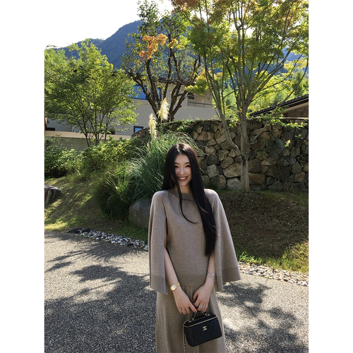 黄亮Elovey【气质姐姐感】秋天BI备的漂亮针织系列披肩式斗篷上衣