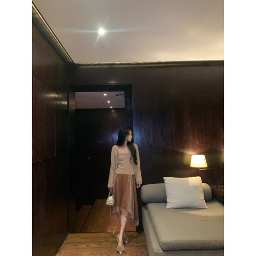 黄亮Elovey【10/12 10am】天丝羊毛羊绒软糯抹胸＋慵懒大披肩开衫