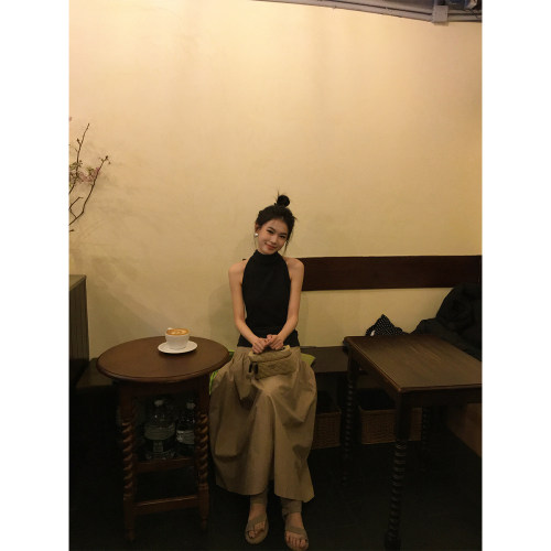 黄亮Elovey【4/7 20:00pm】羊毛混纺针织挂脖系带露背无袖上衣