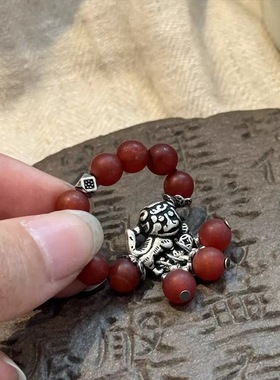 925银狮子踩绣球圆珠弹力绳戒指