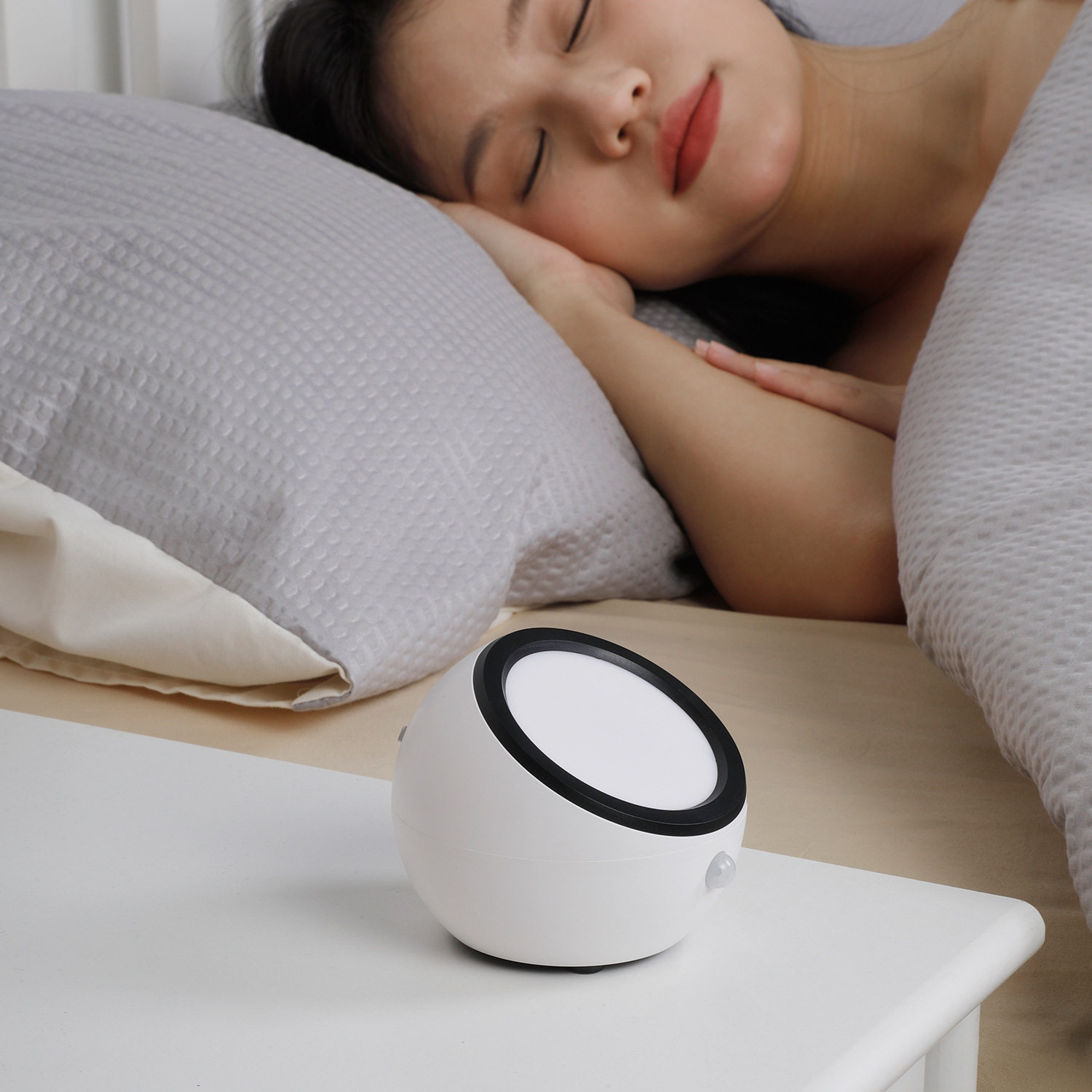 亚马逊便携白噪音睡眠仪 婴儿音乐呼吸灯安抚仪 人体感应灯助眠仪