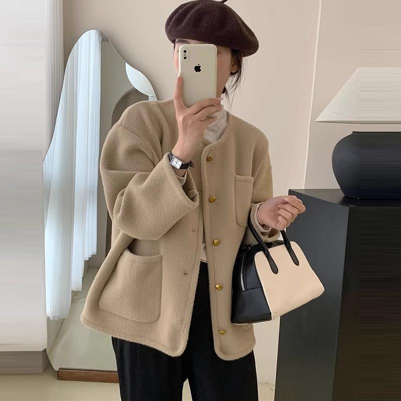 网红小香风针织外套女秋冬季2023新款韩版高级感小个子短款毛呢大