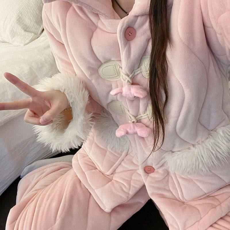 可爱萌系小猪皮杰三层夹棉睡衣女冬季新款大码舒适居家保暖套装,女士内衣/男士内衣/家居服,睡衣/家居服套装,淘宝优惠券,粉丝福利购,淘宝优惠卷