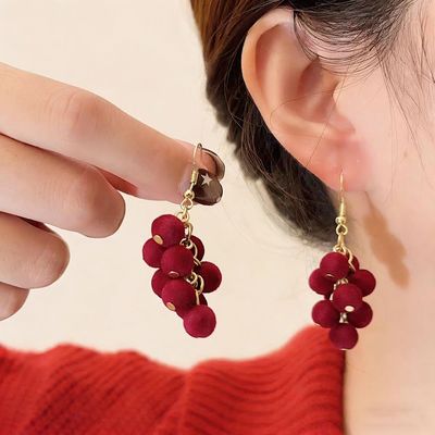 酒红色植绒葡萄串耳钩耳环2026新款秋冬新年高级感小众气质耳饰女